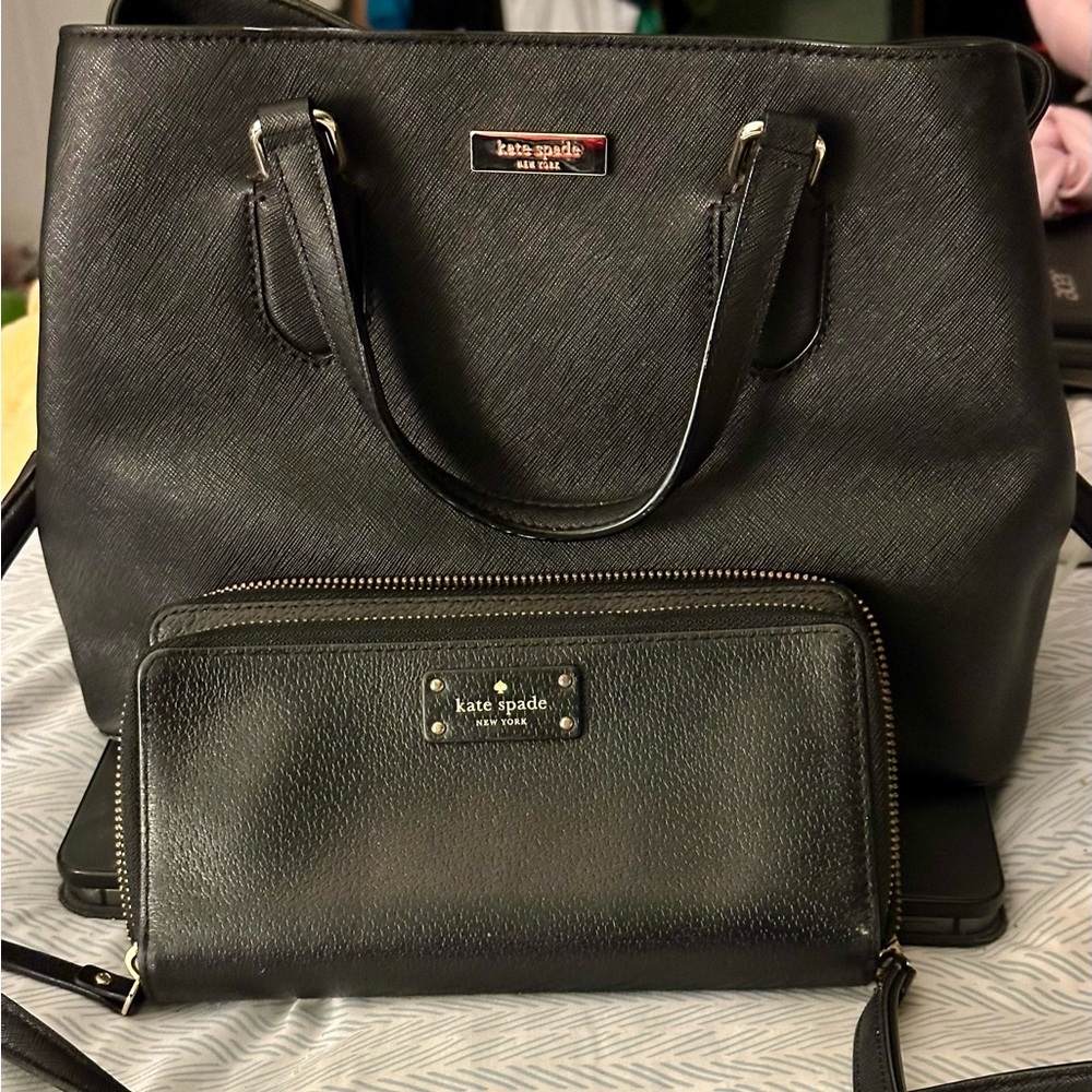 Kate Spade purse and matching wallet No tags but never carried.
